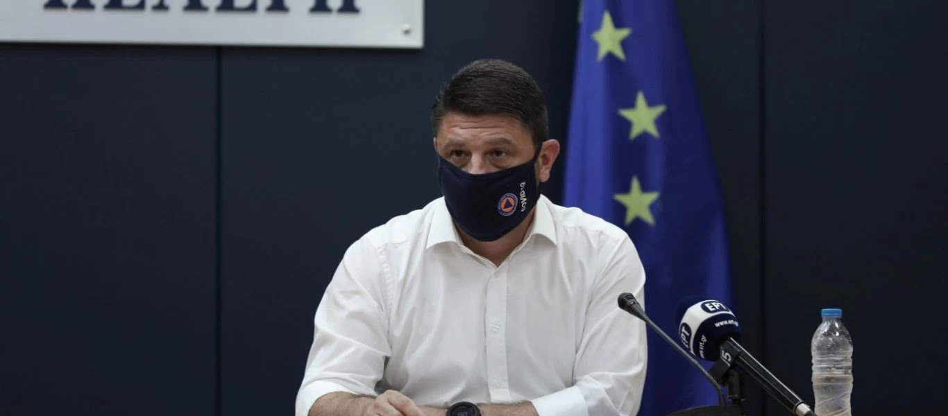 Οι «απειλές» Χαρδαλιά στην Πάτρα: «Να τηρούμε τα μέτρα - Σας παρακολουθούμε» (βίντεο)